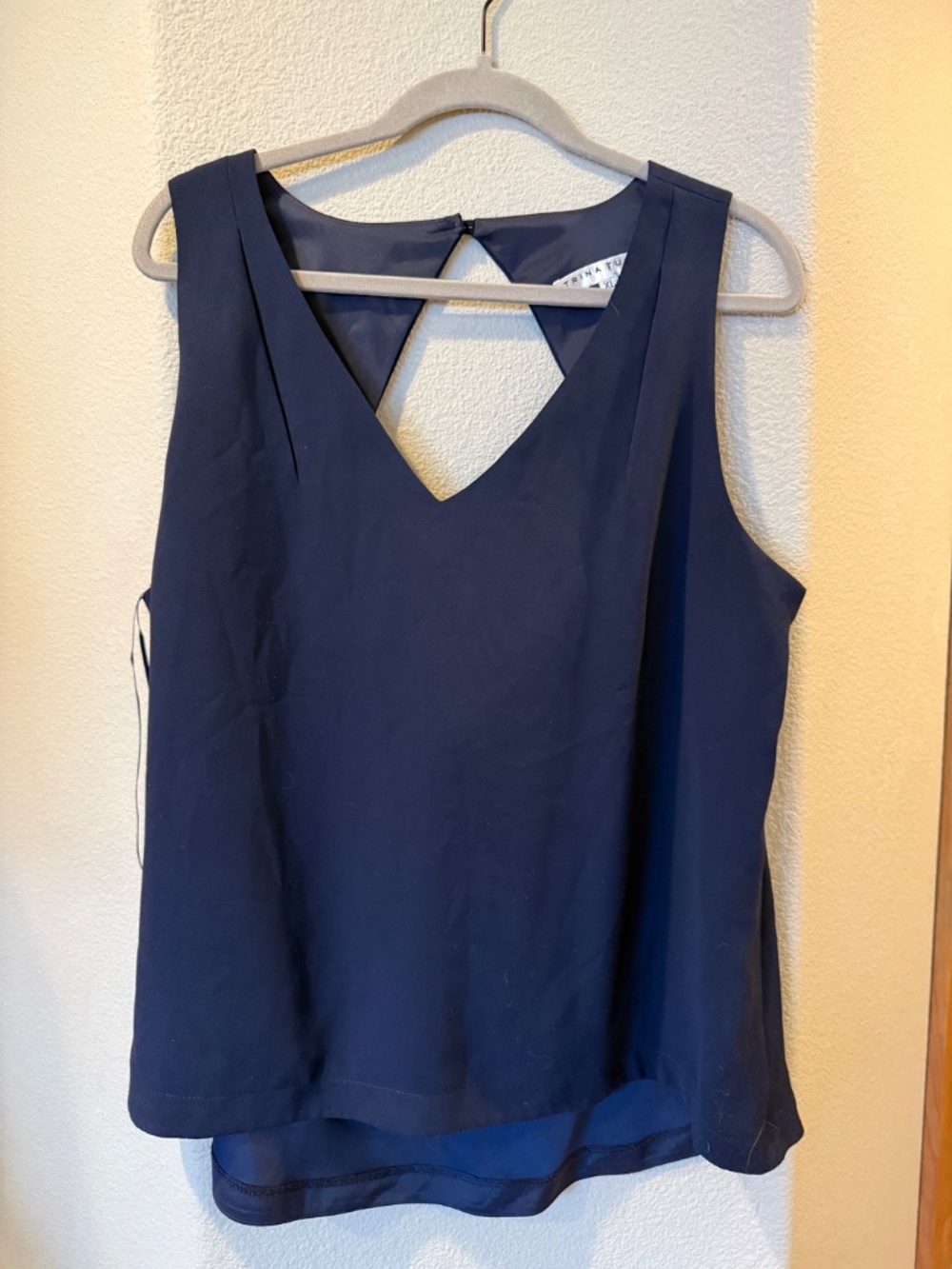 Trina Turk Crepe Shell Blouse size XL